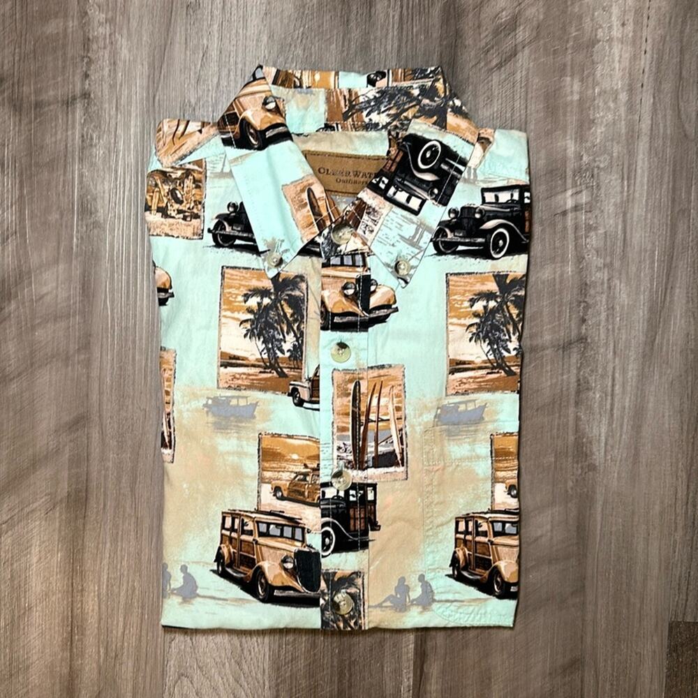 Clear Water Outfitters Classic American Short Sleeve Button Down - Medium